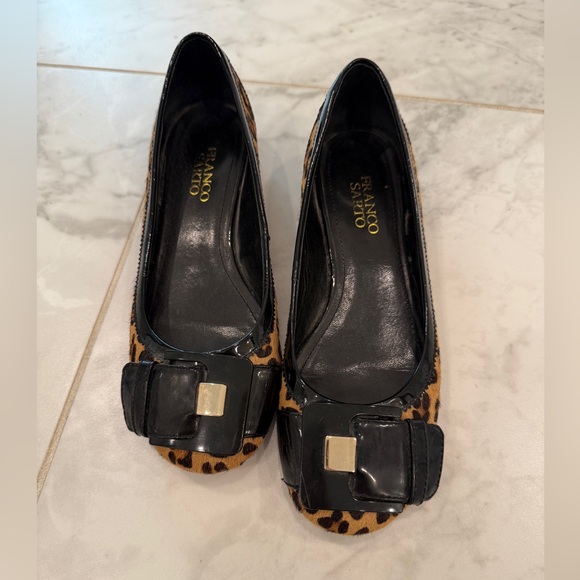Franco Sarto Cameo Buckle Flats - Leopard
With black patent - Picture 1 of 3